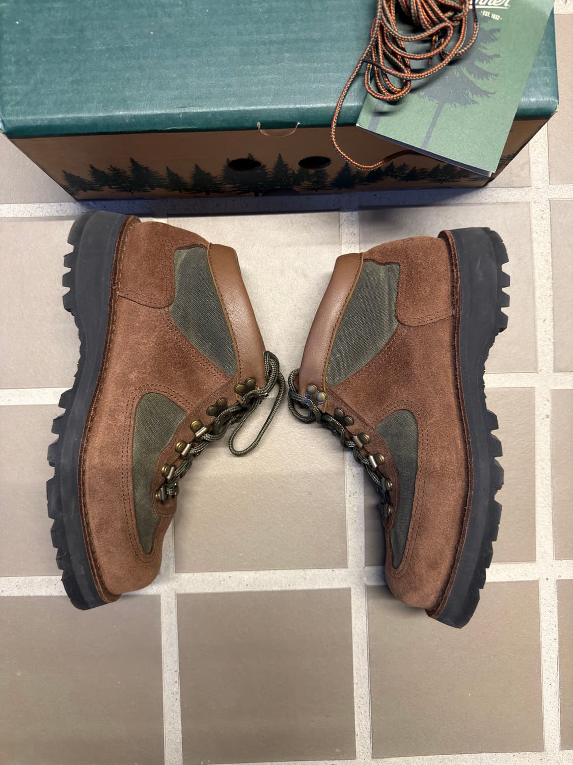 jjjjound danner feather light - brown 상품이미지4