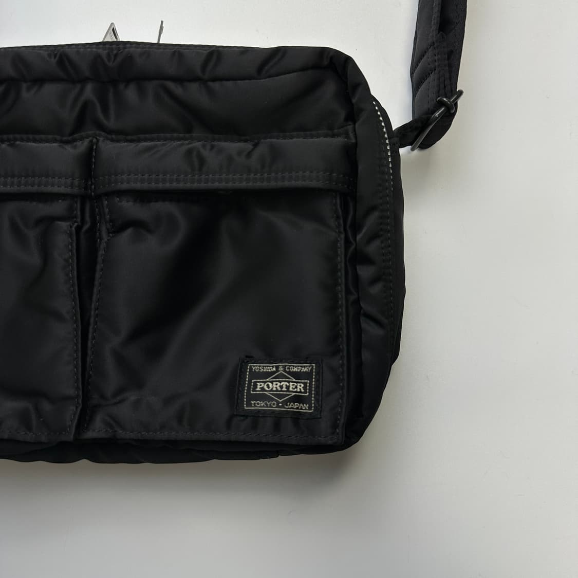 PORTER TANKER SHOULDER BAG (S) 포터 탱커 숄더백 상품이미지4