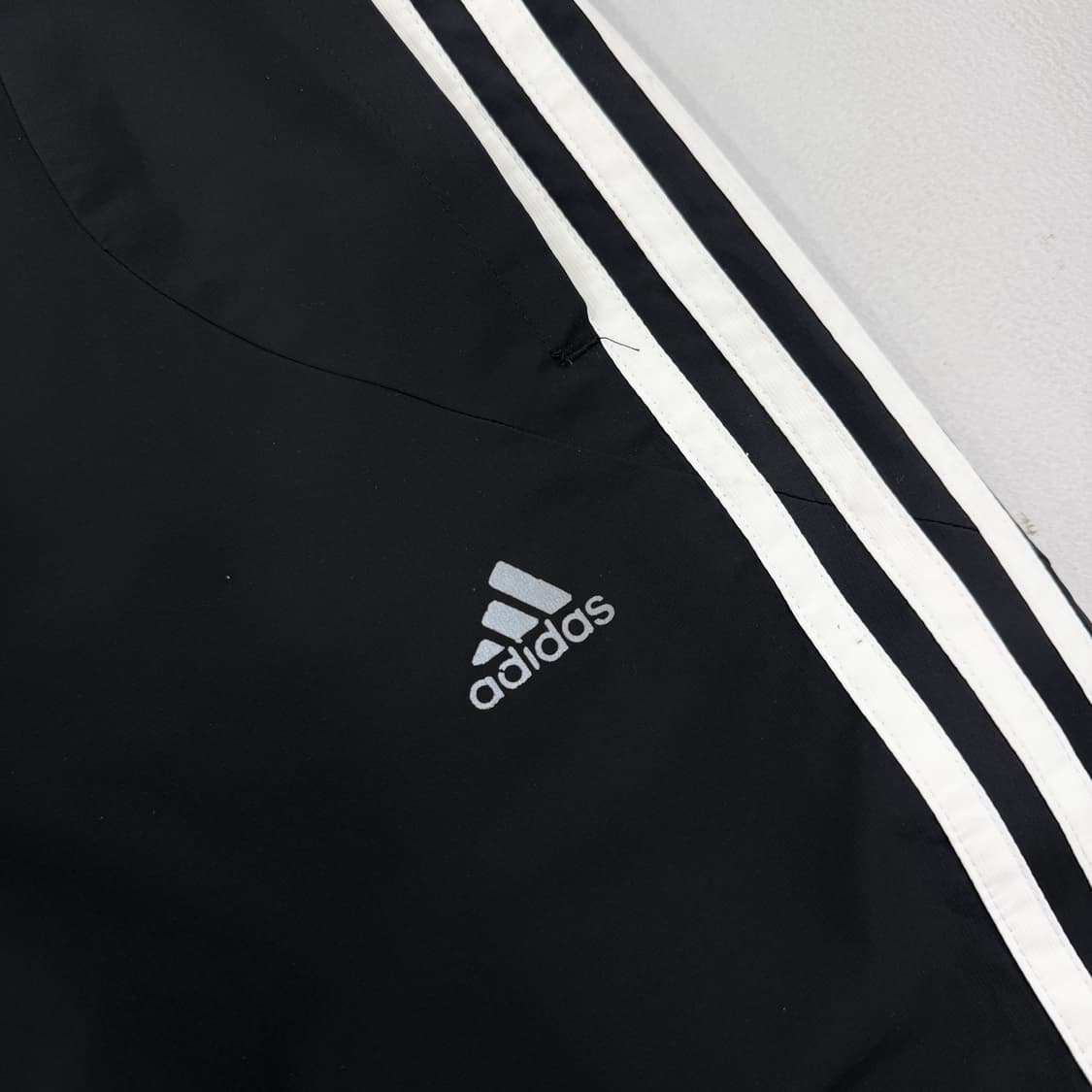 아디다스 00s 삼선 올드스쿨 바람막이 트랙팬츠 상품이미지3