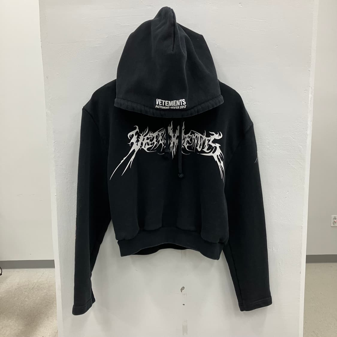 17fw 베트멍 블랙 다크니스 크롭 후드티 XS 상품이미지1