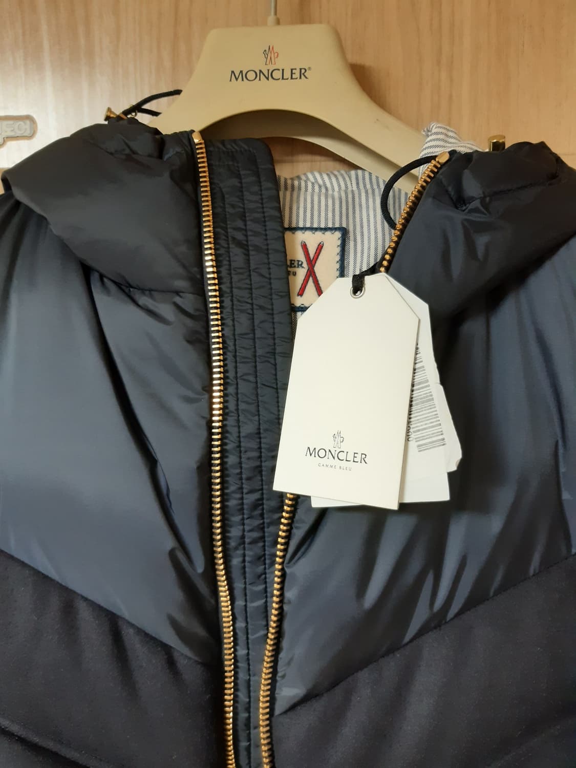 몽클레어 패딩 감마블루 금장 (새제품) 상품이미지3