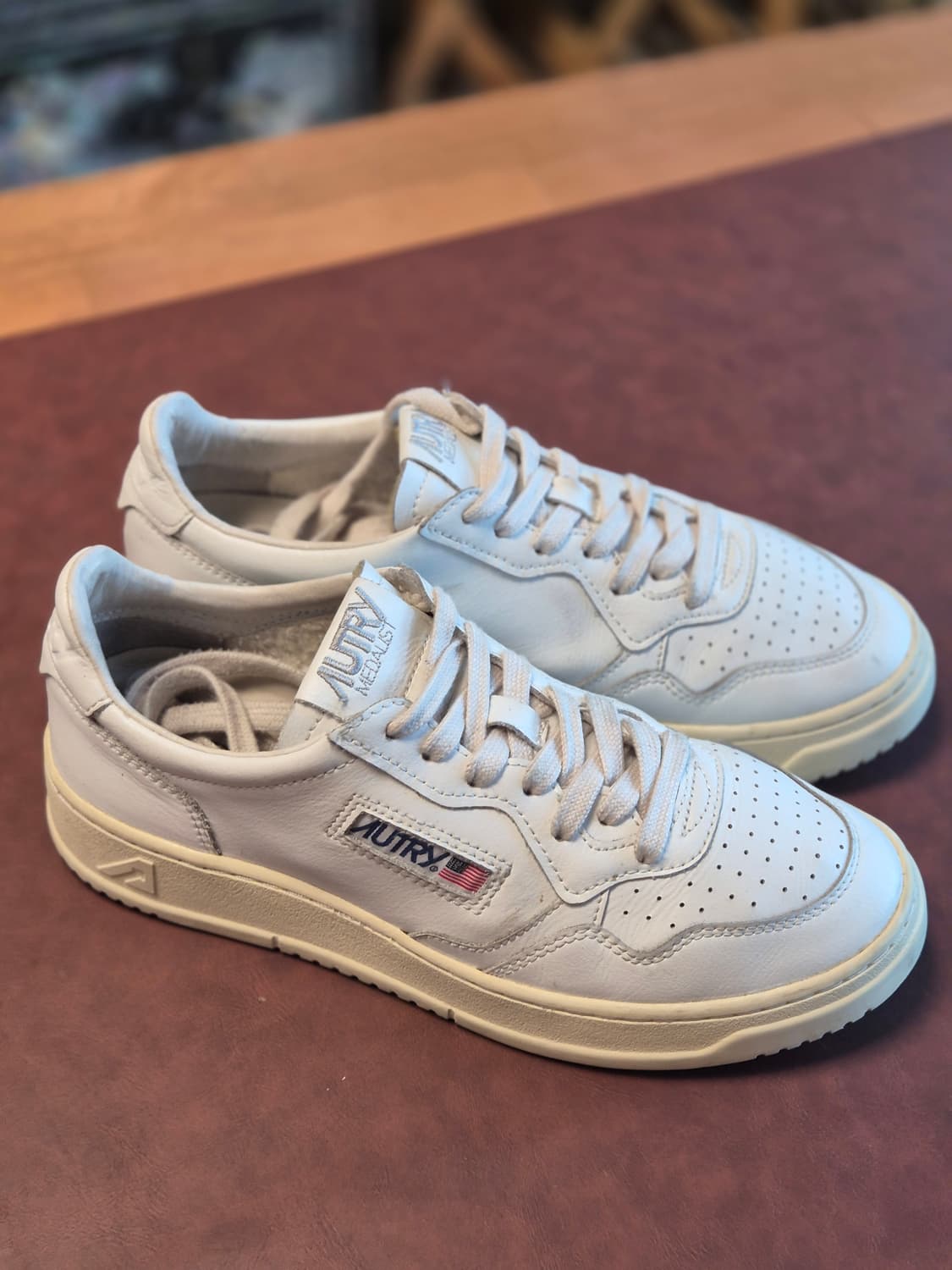 실착용2회 240-245(38) 오트리 메달리스트 로우 스니커  상품이미지2