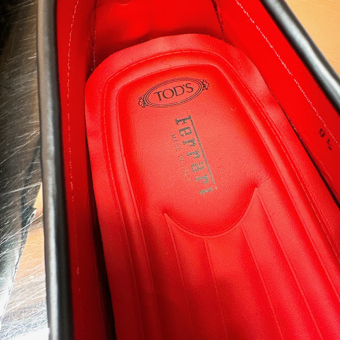 토즈 X 페라리 남성 블랙 매트 레더 고미노 로퍼 상품이미지5