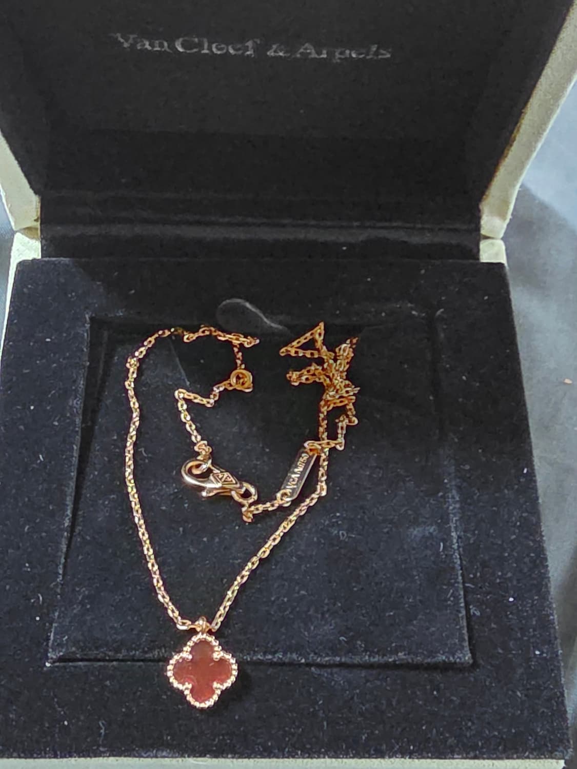 반클리프 스윗사이즈 버건디 목걸이 상품이미지2