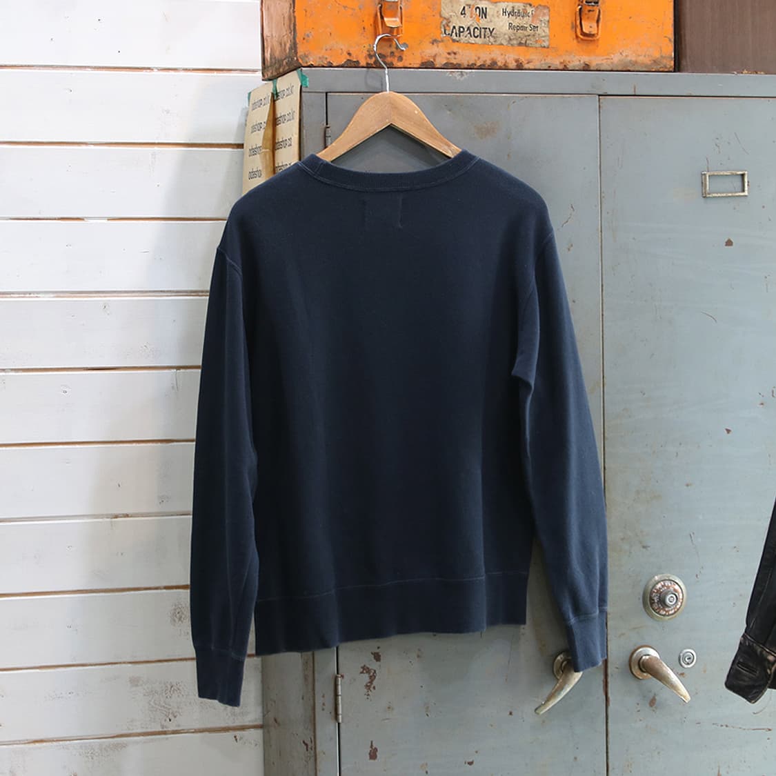 (착용컷) Champion 스웻 셔츠 (남성용 100) 상품이미지2