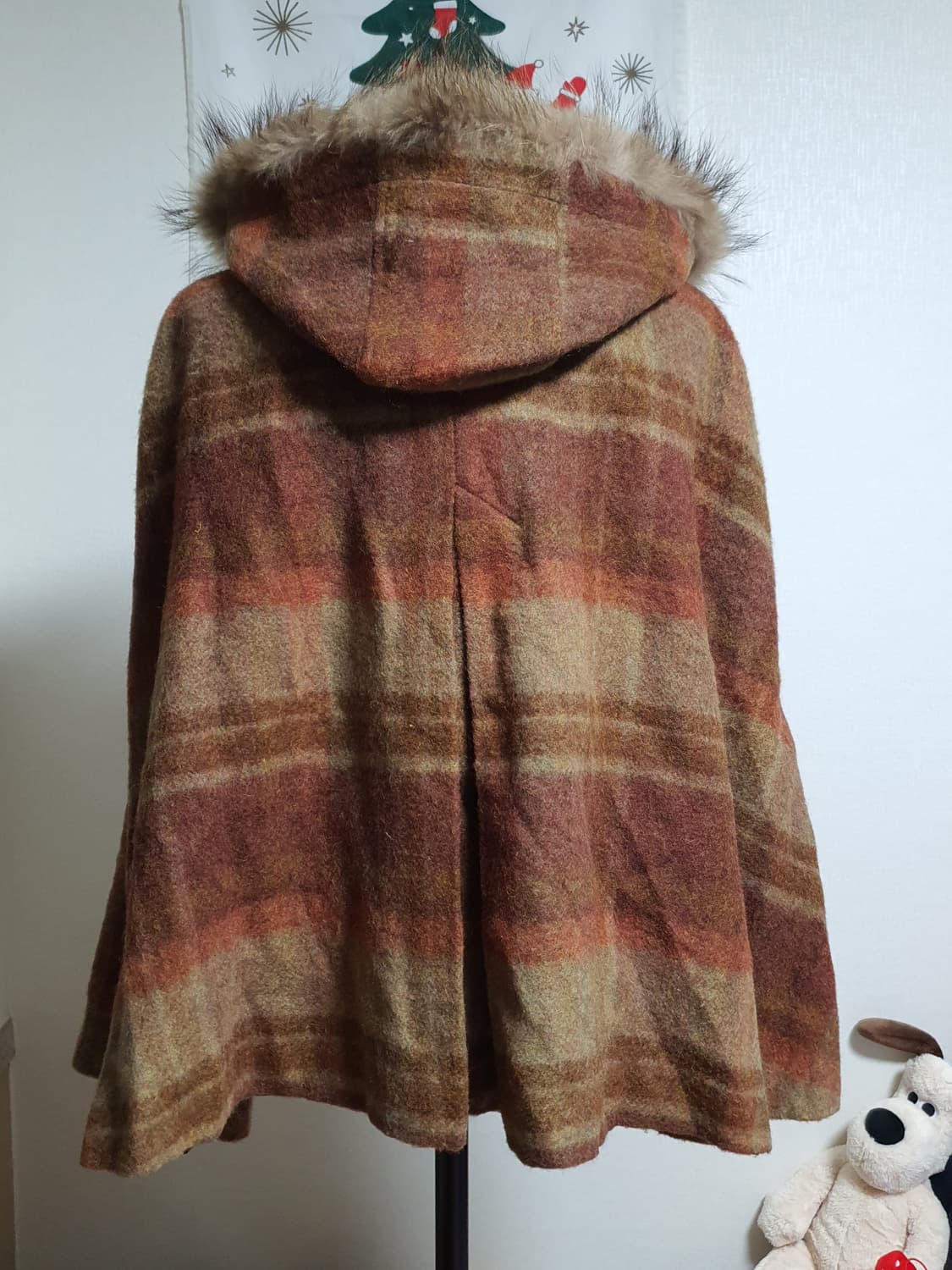 [모리걸] 체크 패턴 후드 퍼 케이프 코트 사와코 코트 상품이미지4