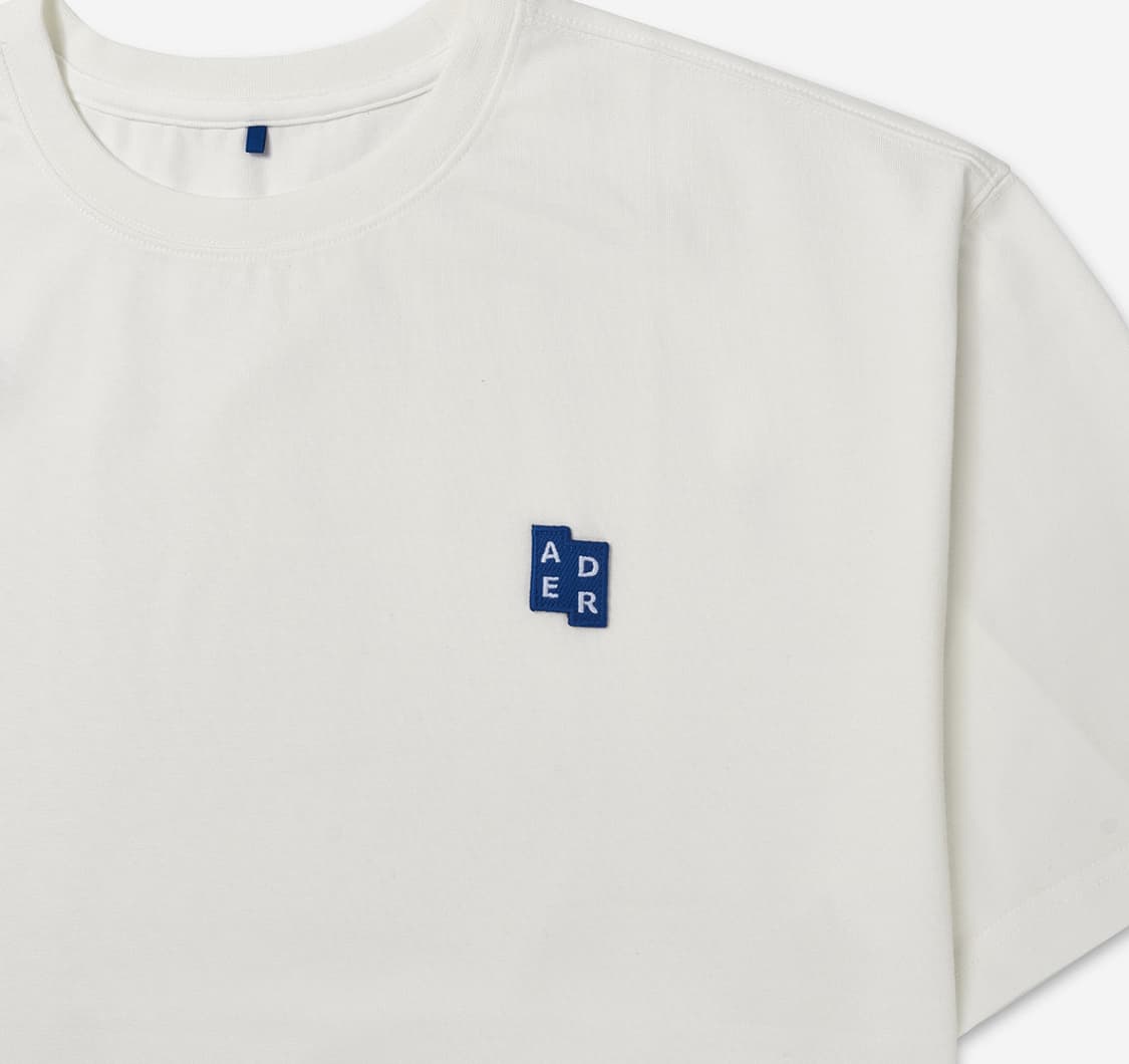 아더에러 태그 티셔츠 (흰색) 상품이미지3
