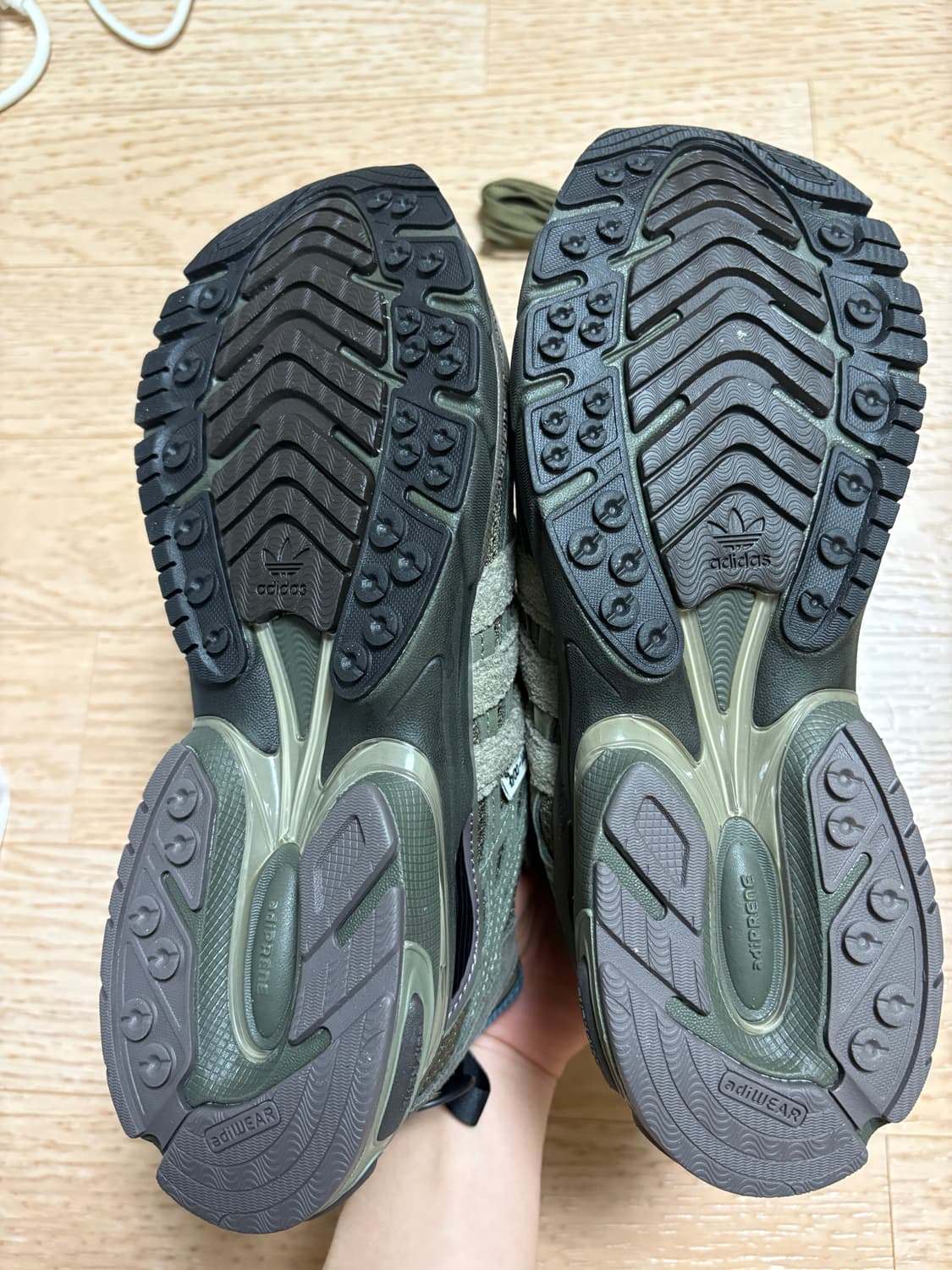 아디다스 송포더뮤트 아디스타 쿠션 브랜치 상품이미지4