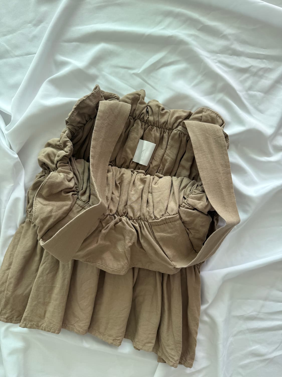 에콘 러플 슬리브리스 탑 카멜 상품이미지7