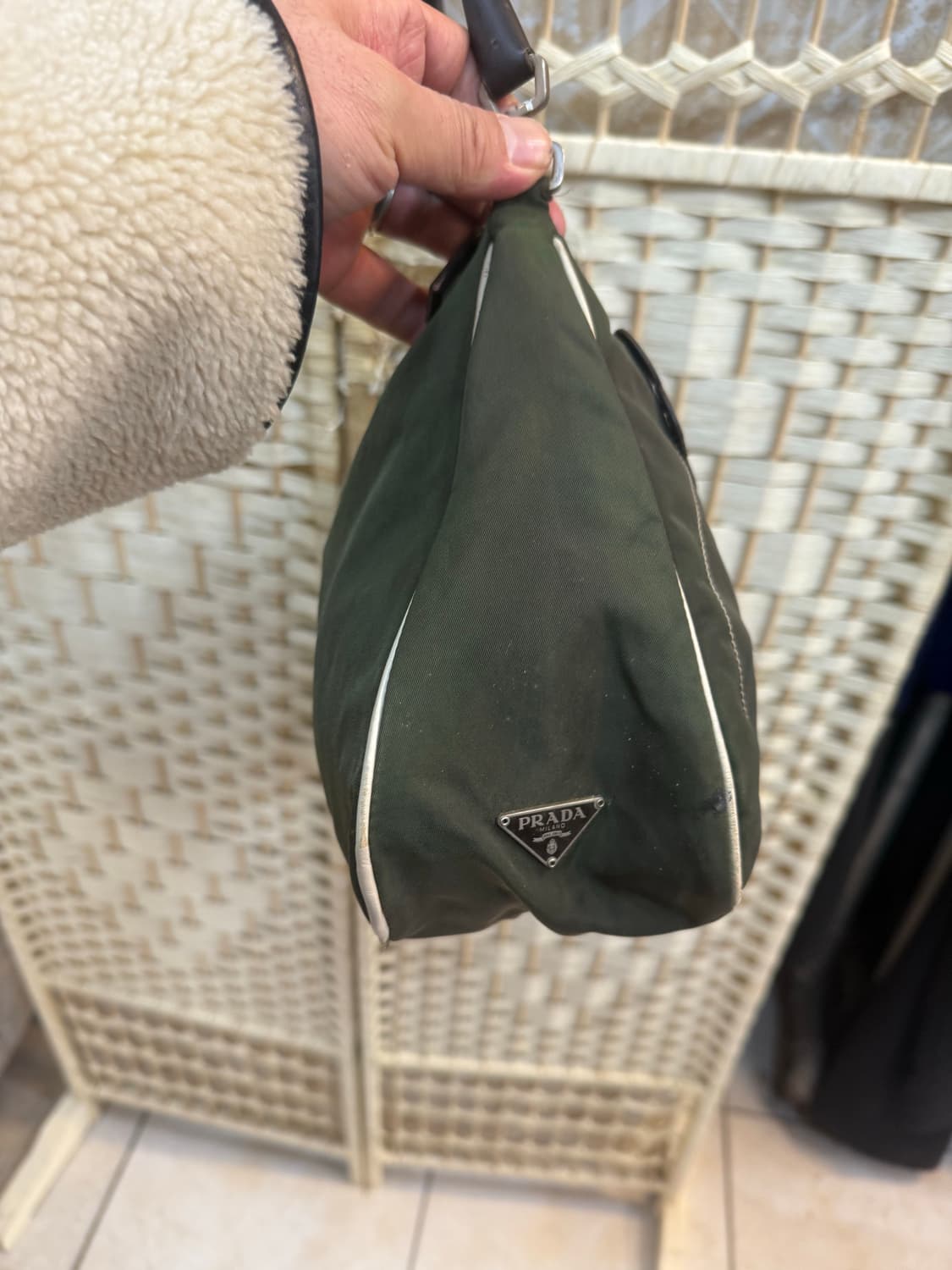 정품 프라다 나일론 플라워 쇼퍼백 팝니다 상품이미지4