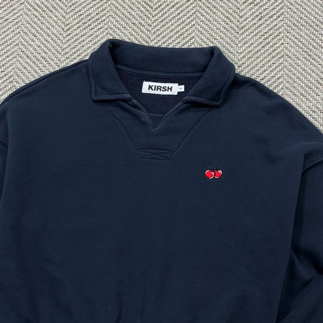 키르시 체리 자수 크롭 카라 맨투맨 v2112 상품이미지3