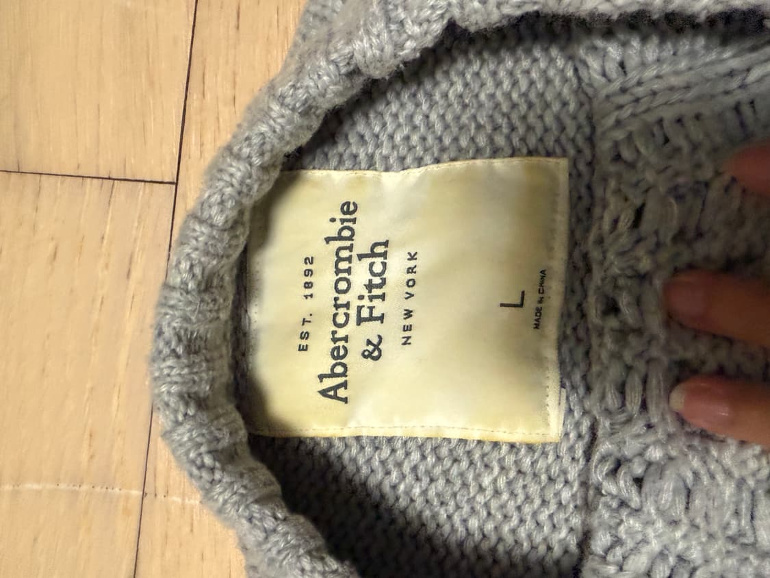 아베크롬비 회색 꽈배기 오버핏 니트 판매합니다! 상품이미지2