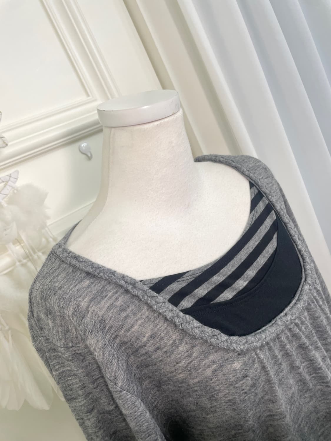 gray black stripe shirring top 상품이미지6