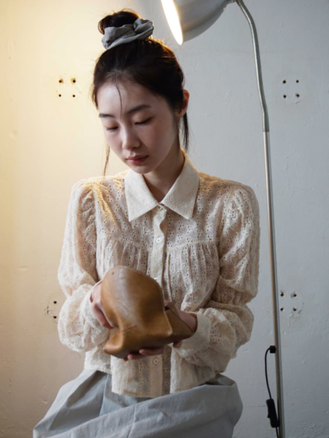 핀 레이스 퍼프 블라우스 상품이미지2