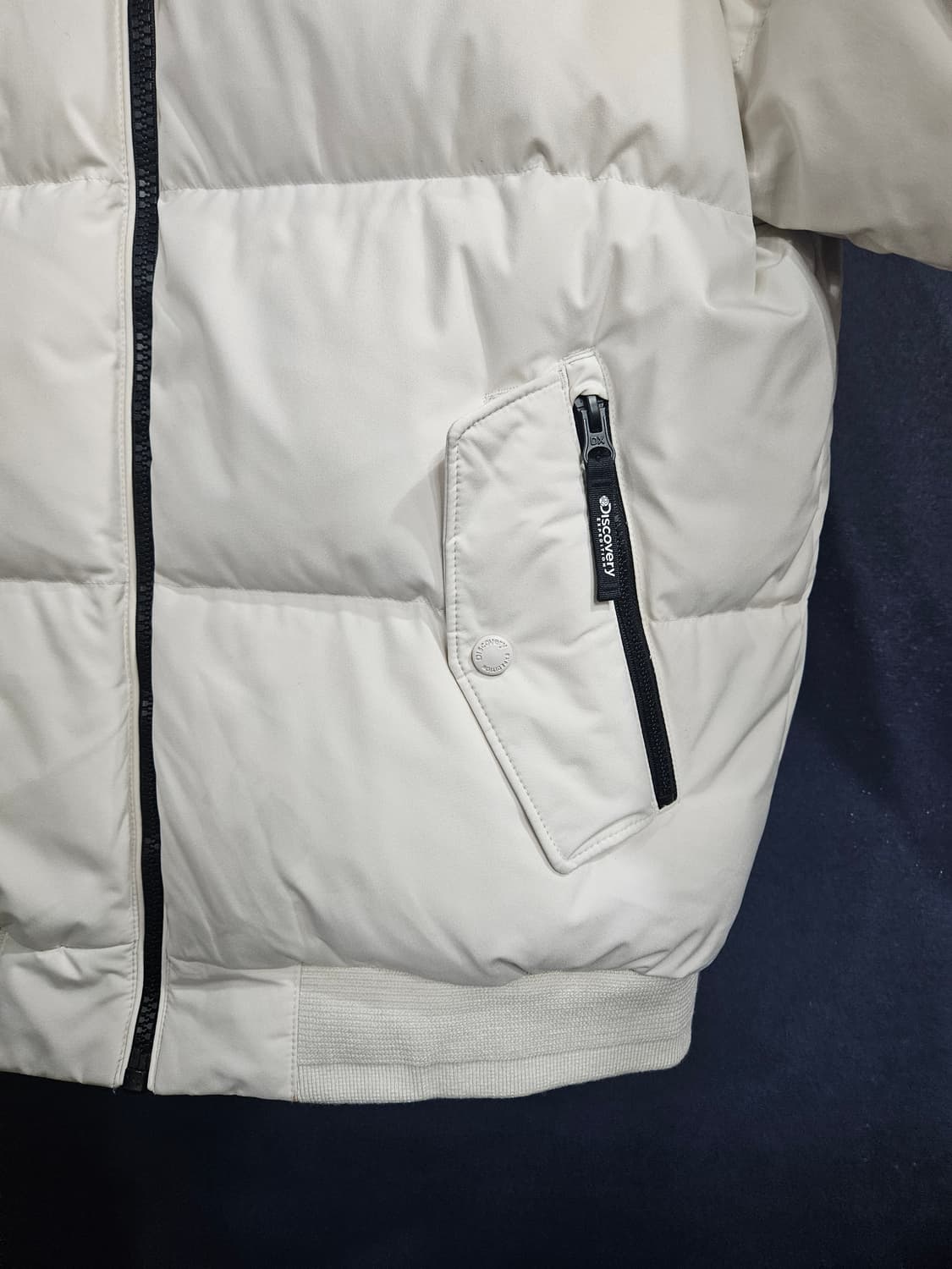 디스커버리 화이트컬러 남성 100 덕다운 숏패딩  상품이미지6