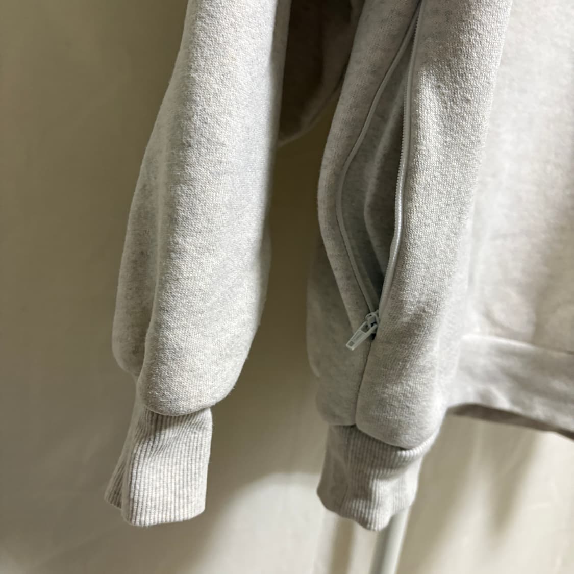 노티카 재팬 아치로고 하프집업 맨투맨 스웻셔츠 / 오트밀, M 상품이미지7