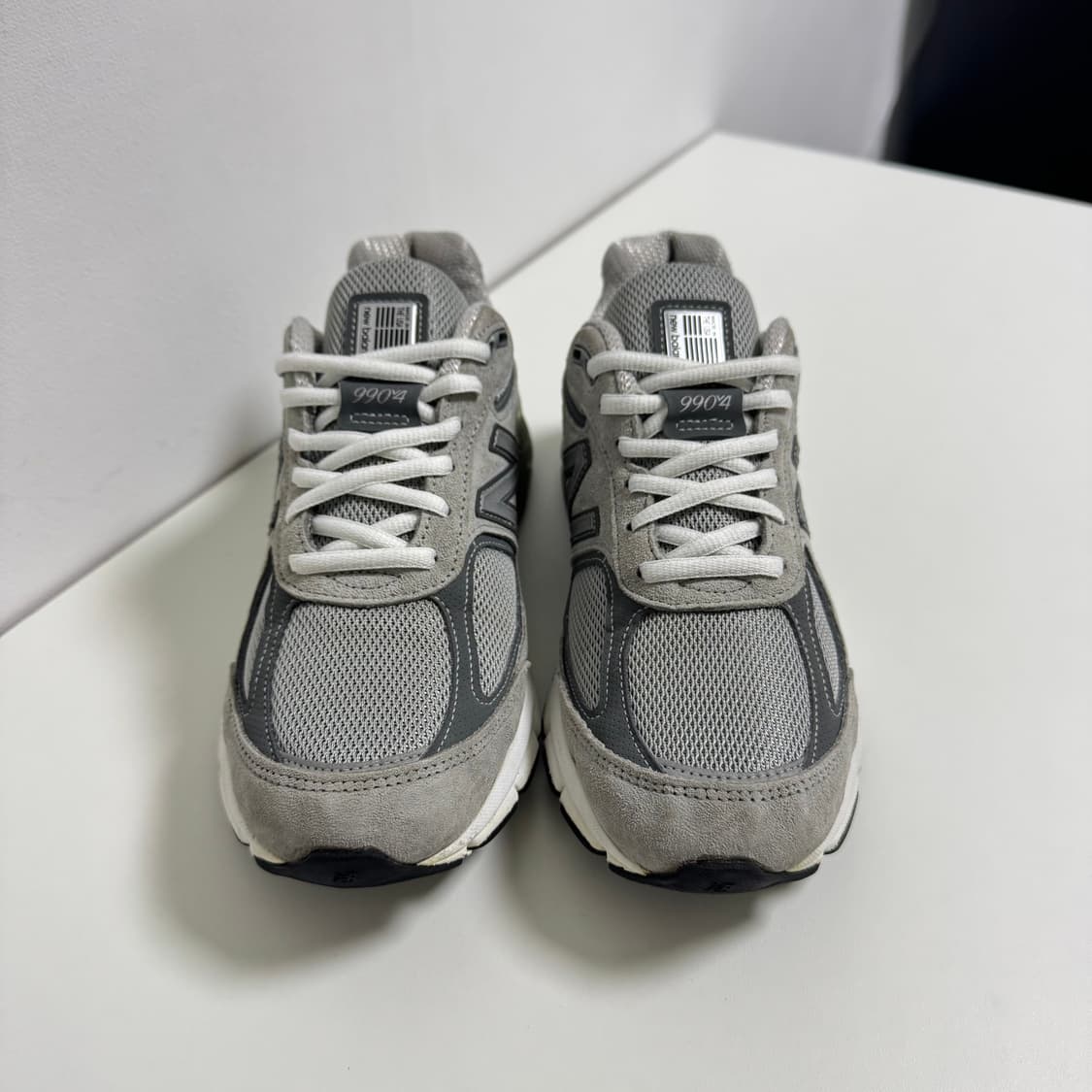 뉴발란스 990v4 그레이 상품이미지1