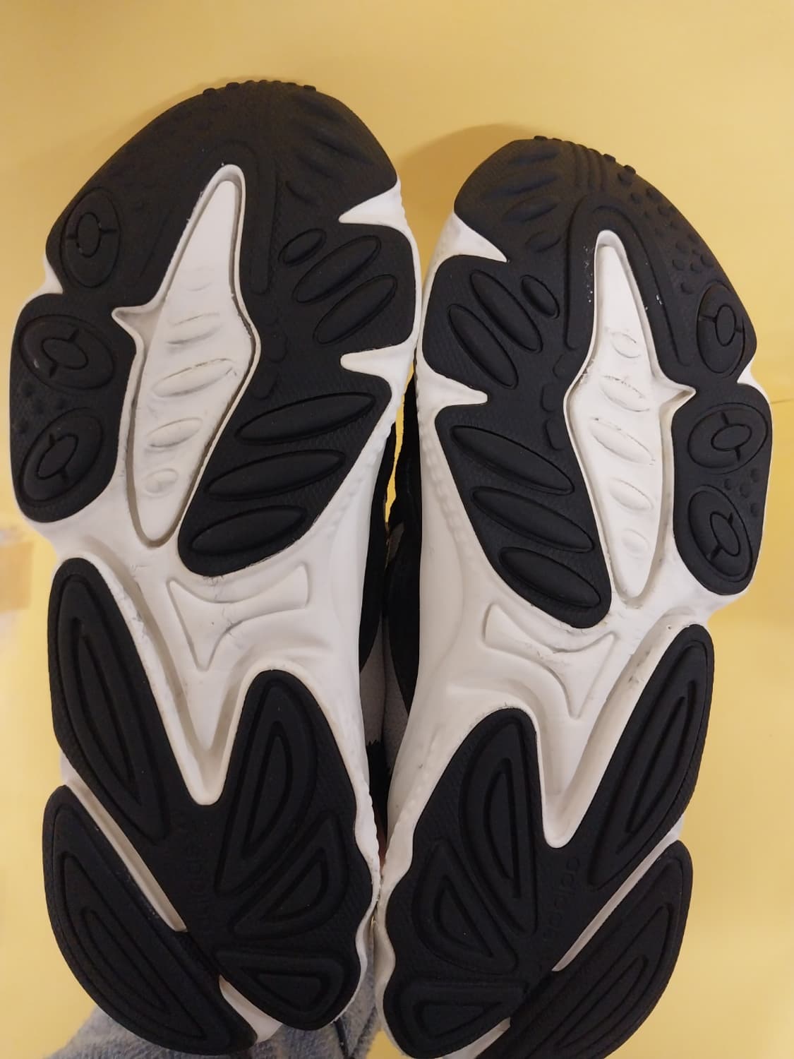 남성 아디다스 오즈위고 그레이블랙 유틸리티 그린 운동화 (260) 상품이미지8