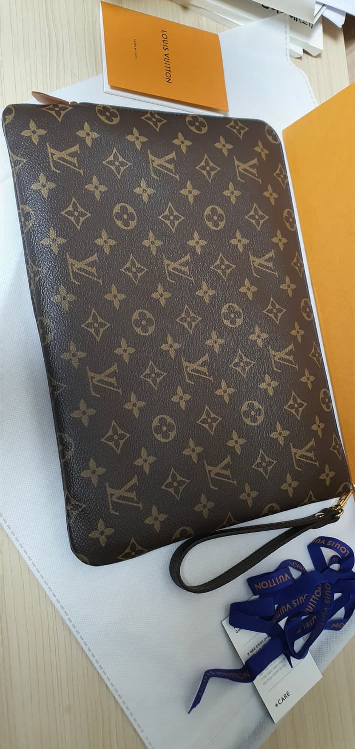 루이비통 에튀보야주MM 클러치/클러치백 새상품급 정품(감정서O) 상품이미지4