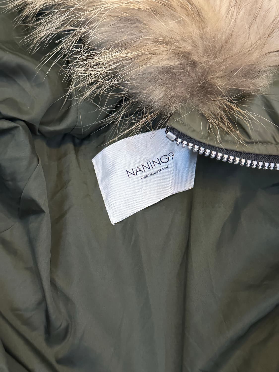 NANING9 카키 털모자 롱패딩 상품이미지6