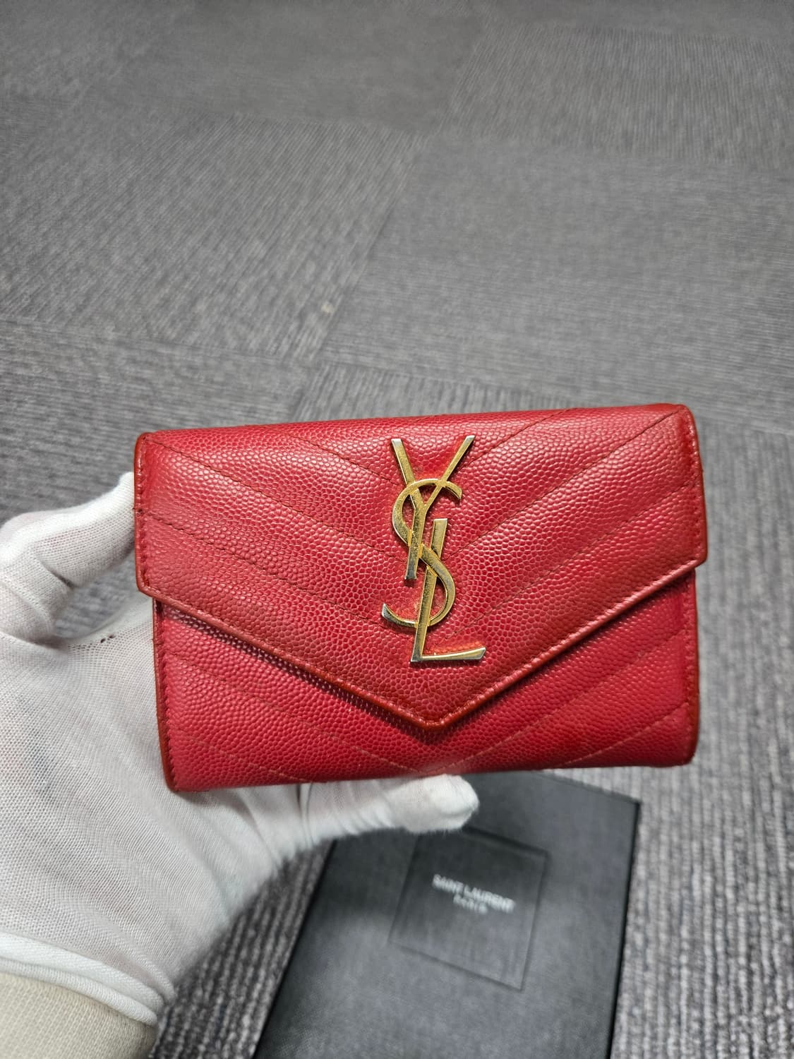 [특가][정품] 입생로랑 엔벨로프 반지갑 상품이미지1