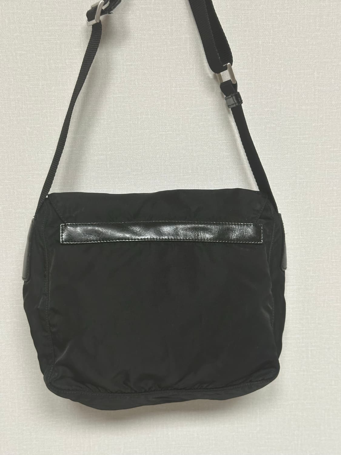 프라다 블랙 버클 메신저백 크로스백 주우재백 상품이미지8