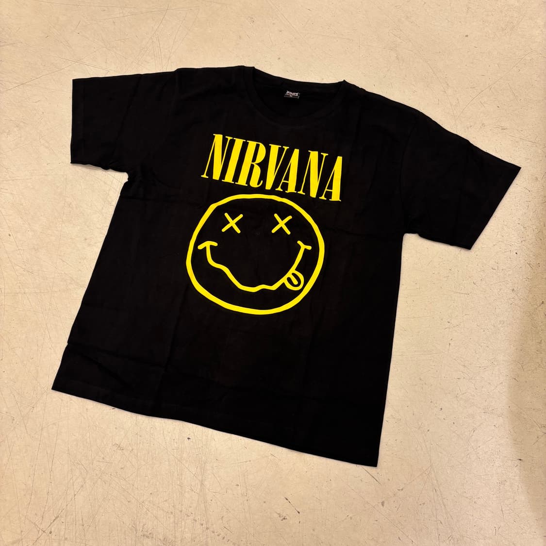 빈티지 너바나 스마일 빅로고 반팔티 상품이미지1