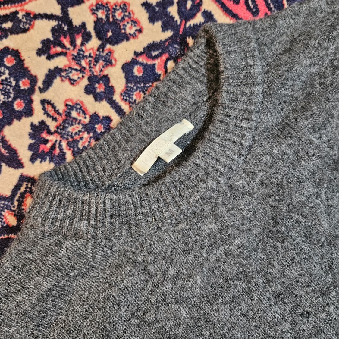 키뮤어(Kiimuir) 루즈핏 차콜 스웨터 M size 상품이미지3