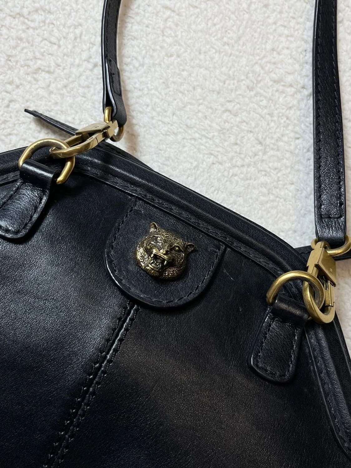 구찌 GUCCI 르벨 스몰 블랙 레더 숄더백 A1738 상품이미지5