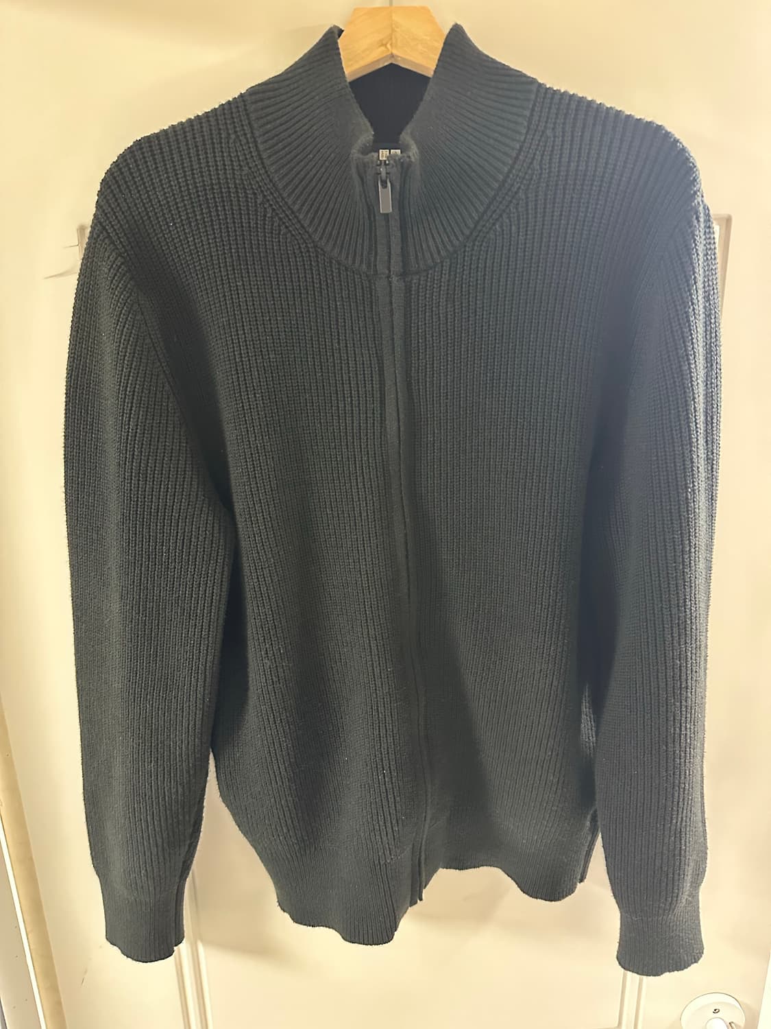 [L] 유니클로 남성 미들 게이지 풀집업 블랙 상품이미지2