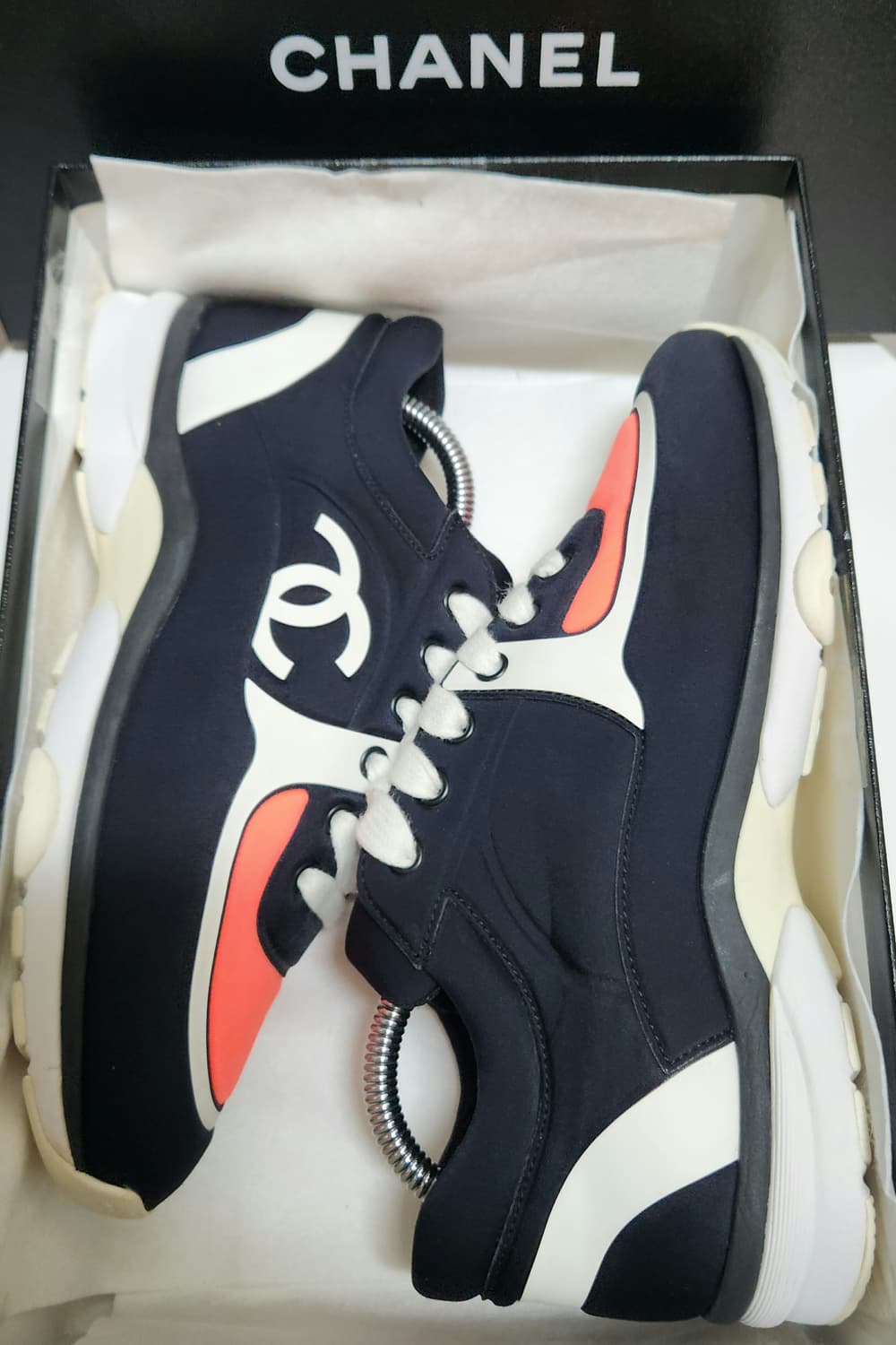 [정품]샤넬 스니커즈 운동화 CC로고 로우탑 블랙/화이트/오렌지 36.5 상품이미지7