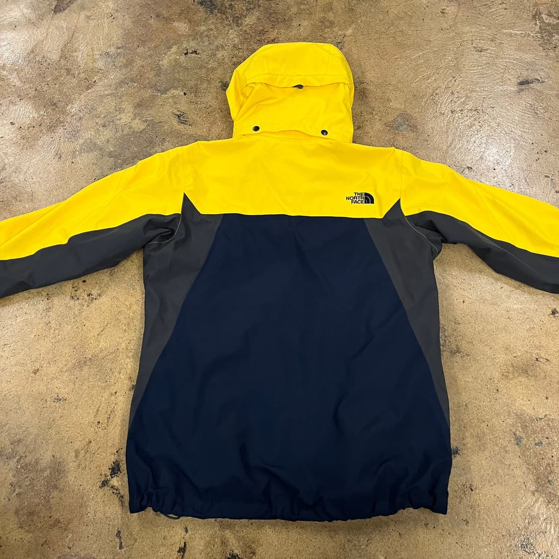 [정품/L] 노스페이스 옐로우 네이비 바람막이 후드 자켓 b17 상품이미지4