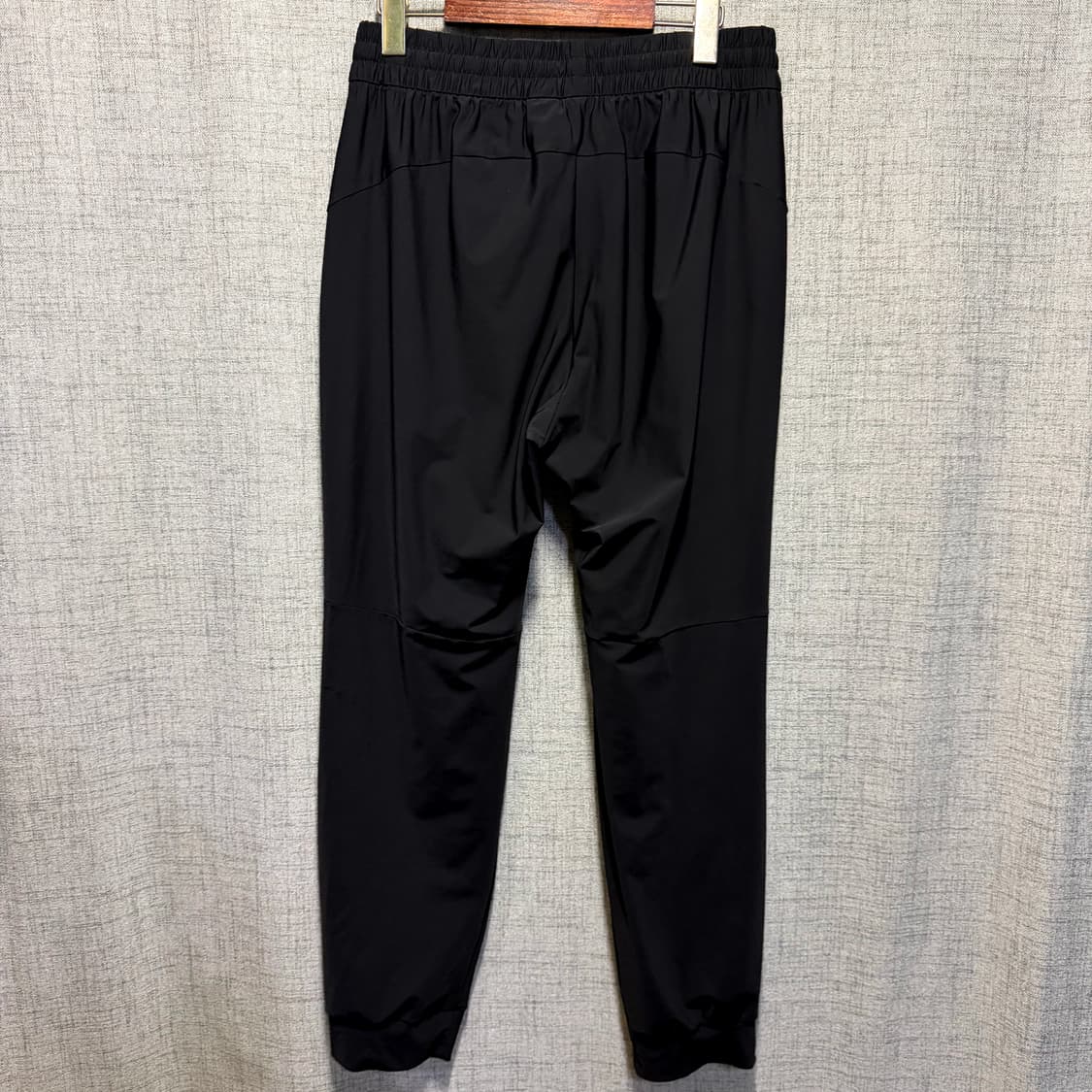 안다르 블랙 밴딩 조거 트레이닝 팬츠  상품이미지2