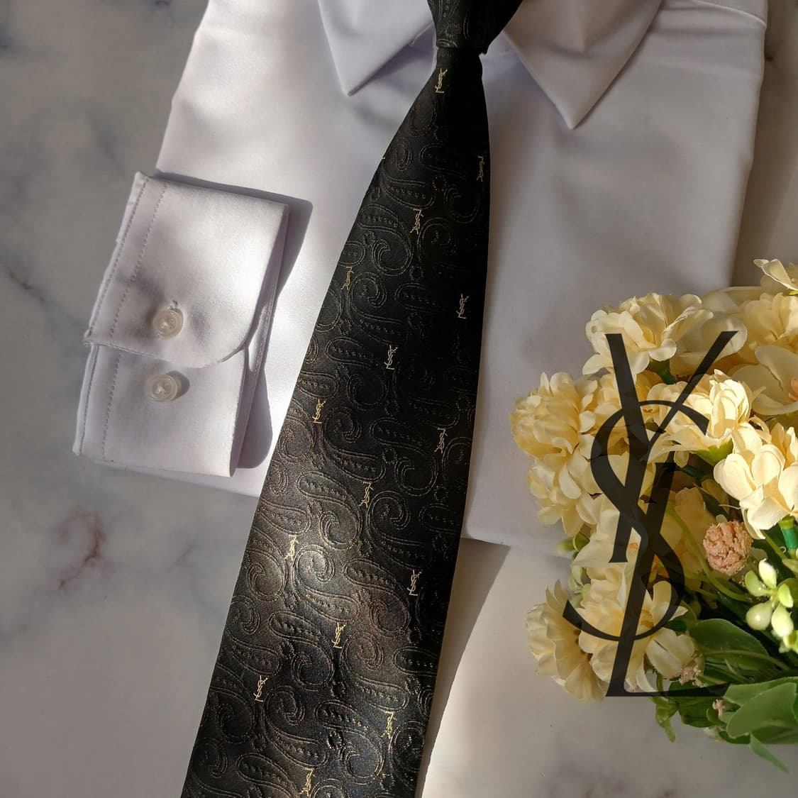 입생로랑 실크 자수 패턴 넥타이 9.3cm A+등급 A19241
 상품이미지1