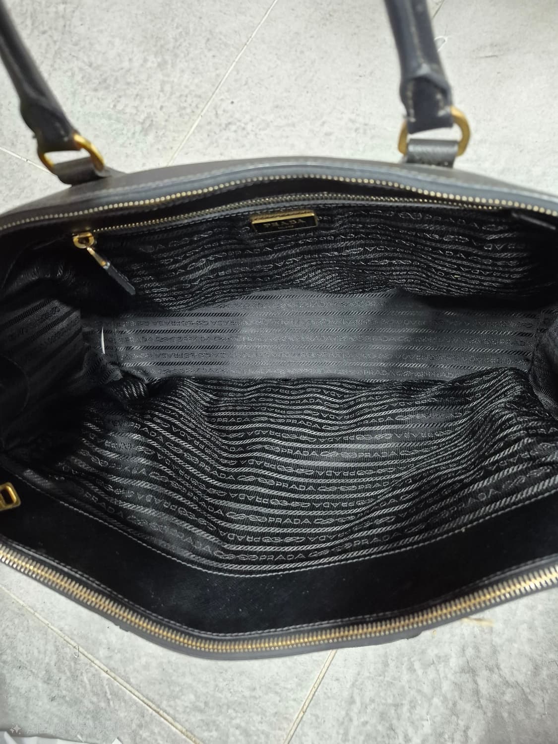 프라다 럭스 빅사이즈 토드백 상품이미지7