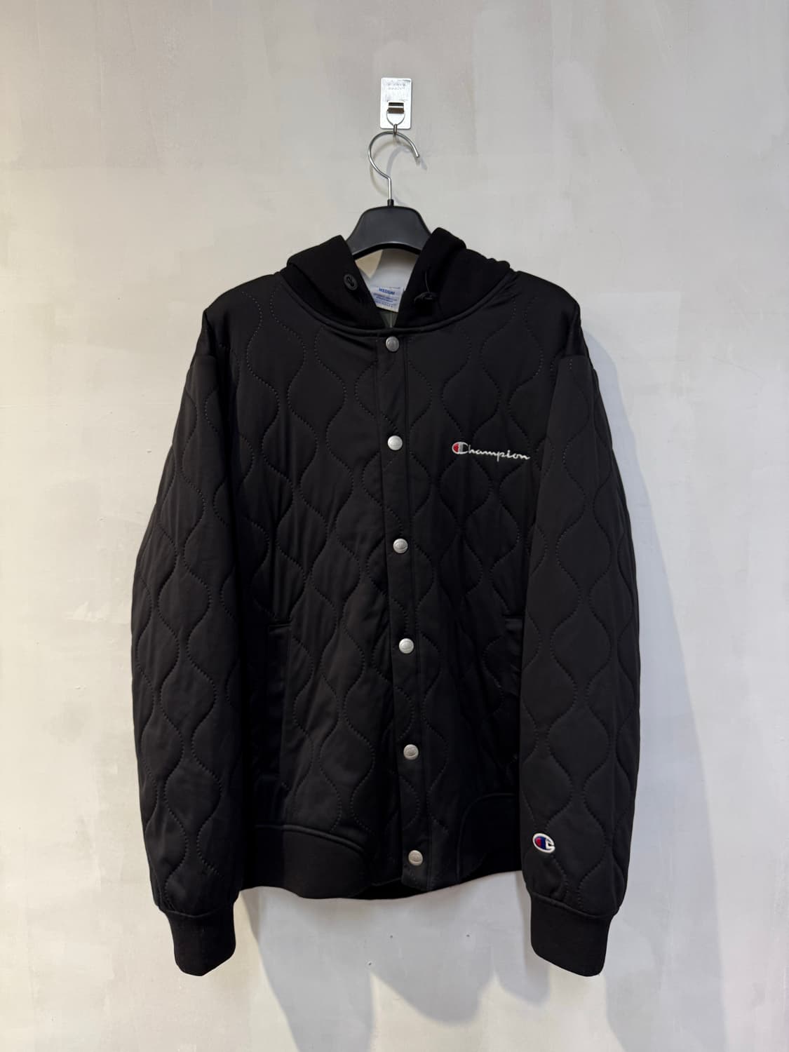 챔피온 블랙 후드경량패딩 상품이미지1