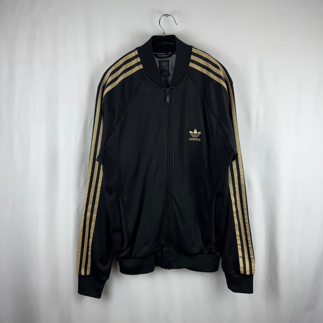 105) 아디다스 올드스쿨 슈퍼스타 트랙탑 져지 검/골 상품이미지2