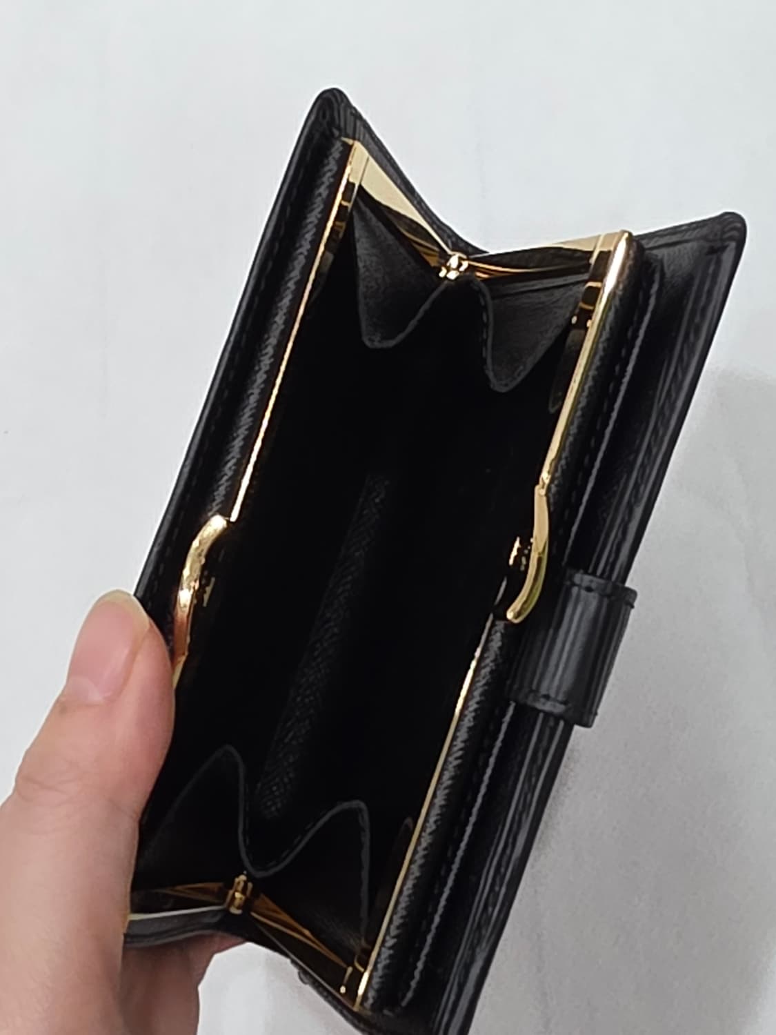 루이비통 에삐 프렌치퍼스 반지갑 검정  상품이미지8