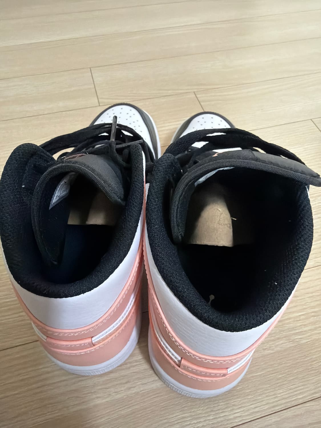 에어조던 1 미드 아크틱 오렌지 상품이미지4