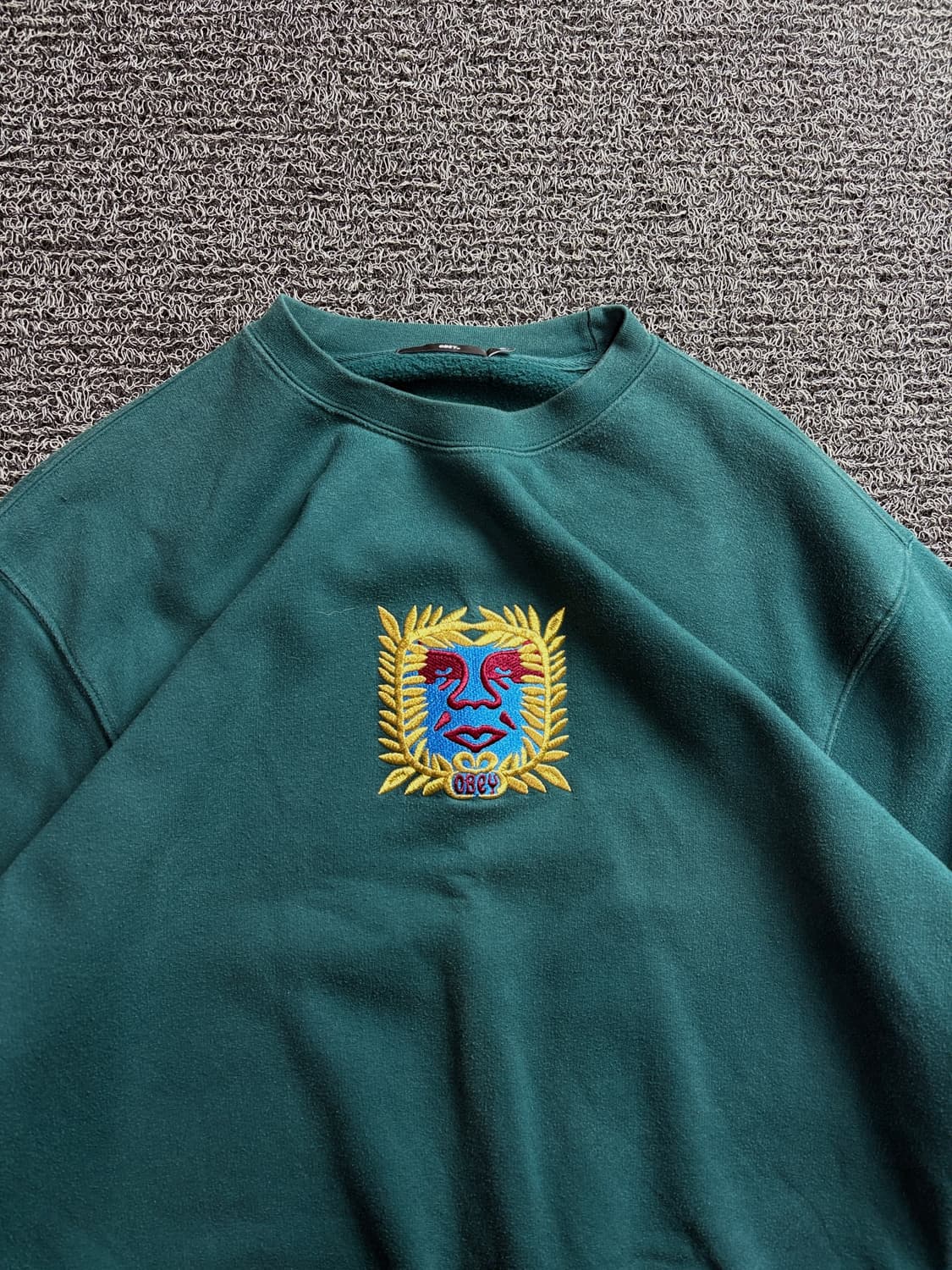 오베이 아카이브 페이스 자수로고 크루넥 맨투맨 3423 상품이미지1