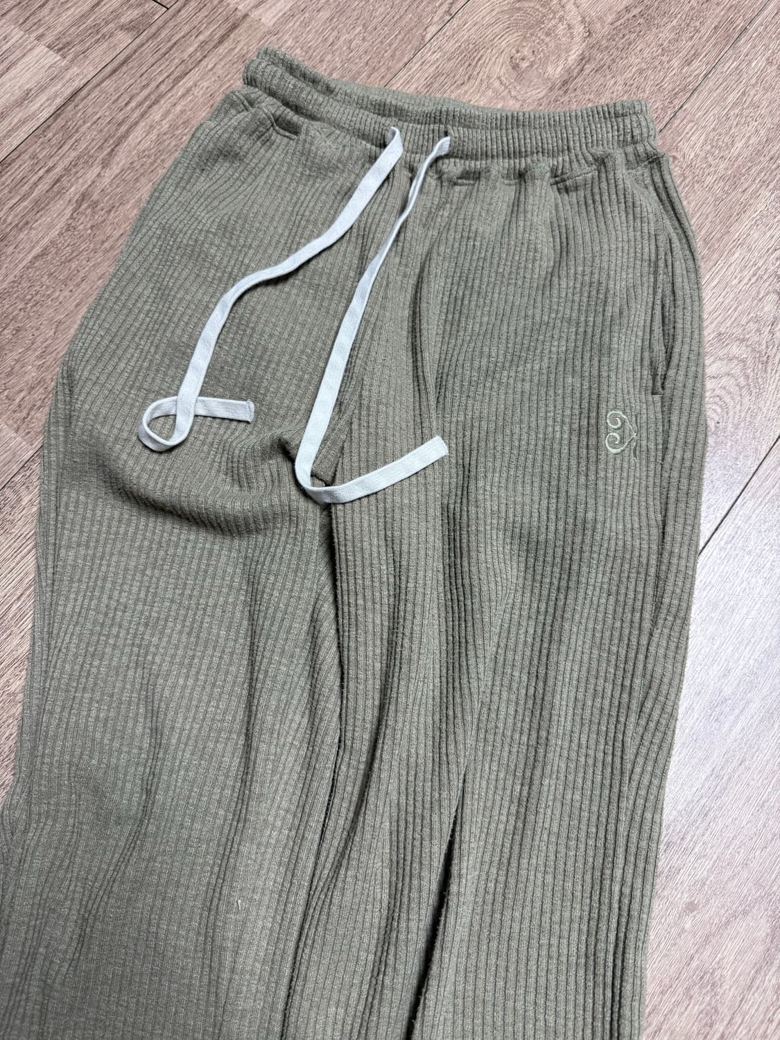 기준 립 라운지 팬트 올리브 S 상품이미지2