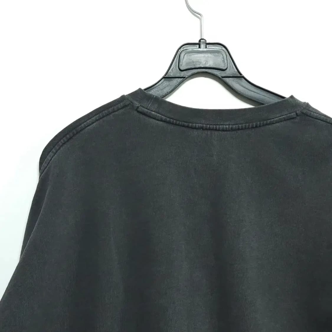 남녀공용)N21 넘버21 피그먼트 워싱 맨투맨 남녀공용 오버핏 상품이미지5