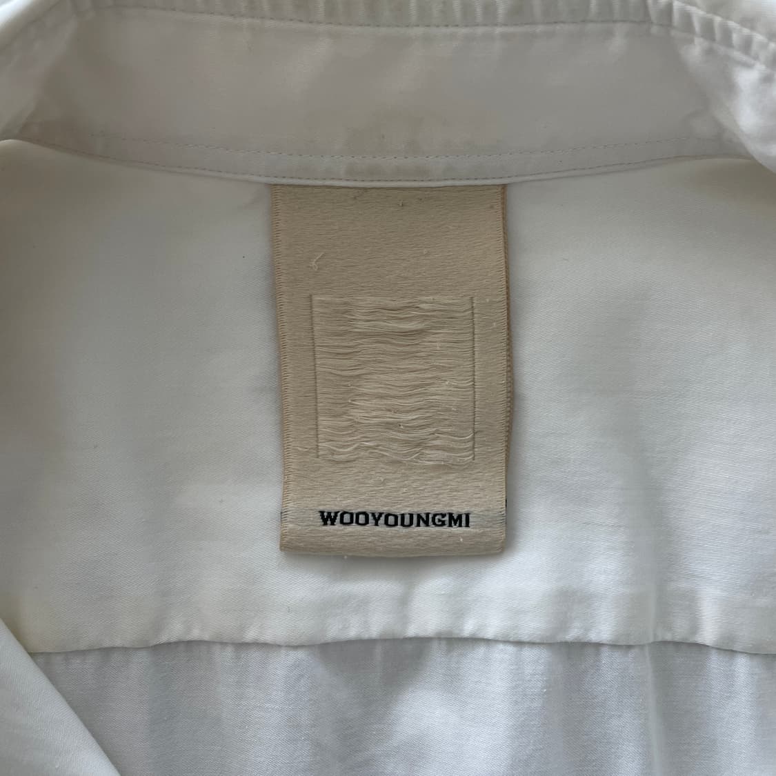 우영미 S,09-95 슬림핏 화이트 코튼 반팔 셔츠 상품이미지7