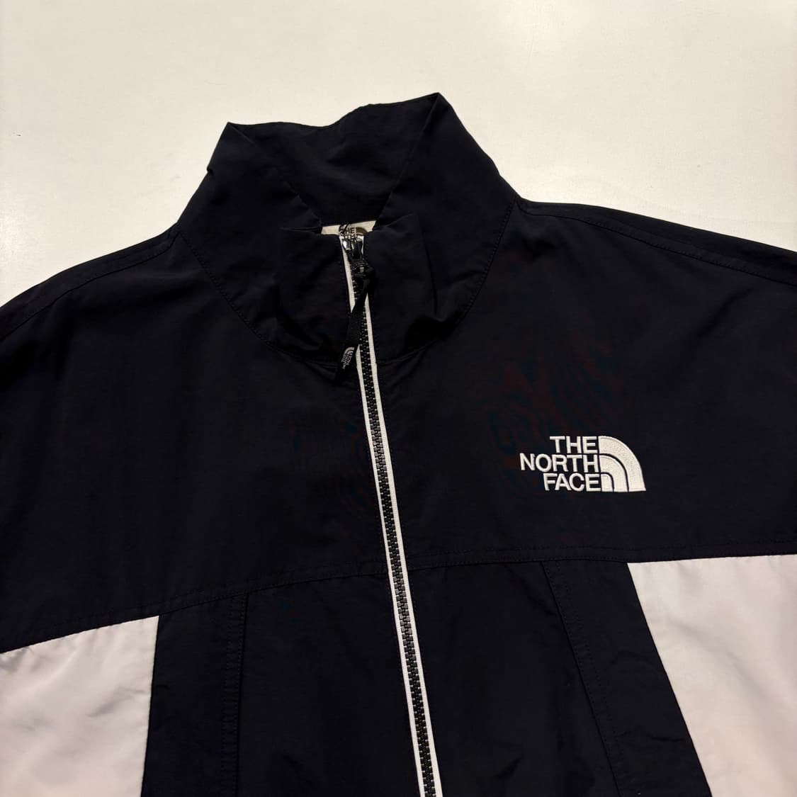 [XL] 노스페이스 화이트라벨 올래마 바람막이 블랙 화이트 D392 상품이미지3