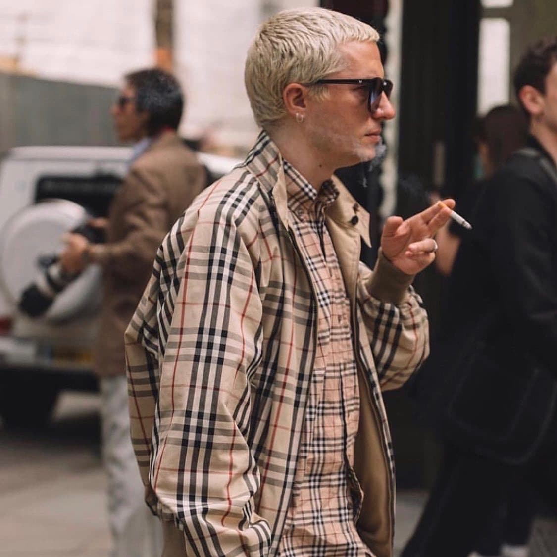 버버리 오리지널 기마 로고 베이지 노바 체크 셔츠 상품이미지3