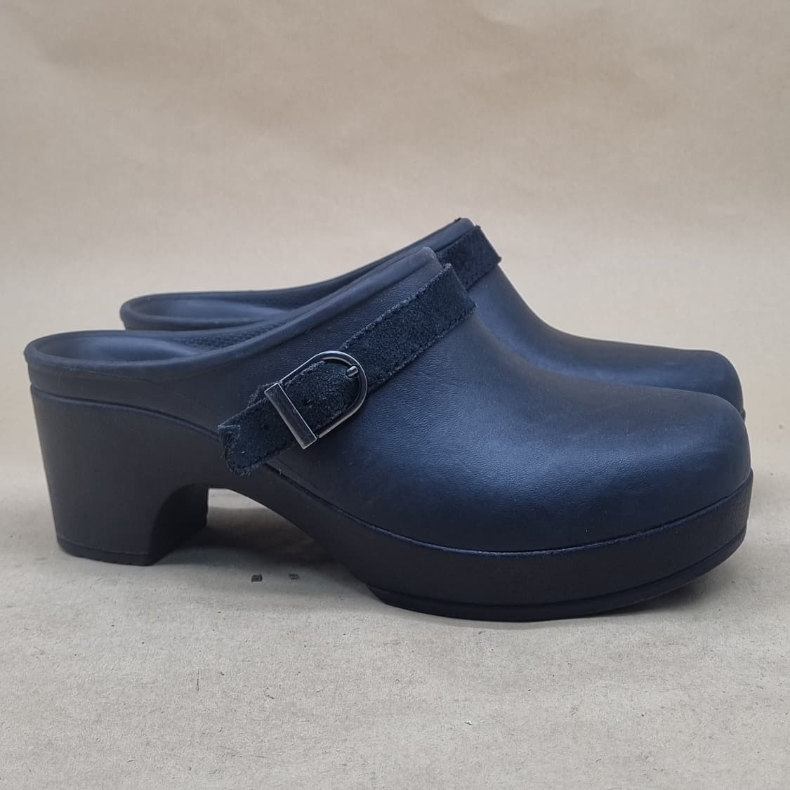 크록스 여성슬리퍼230 굽6 상품이미지1