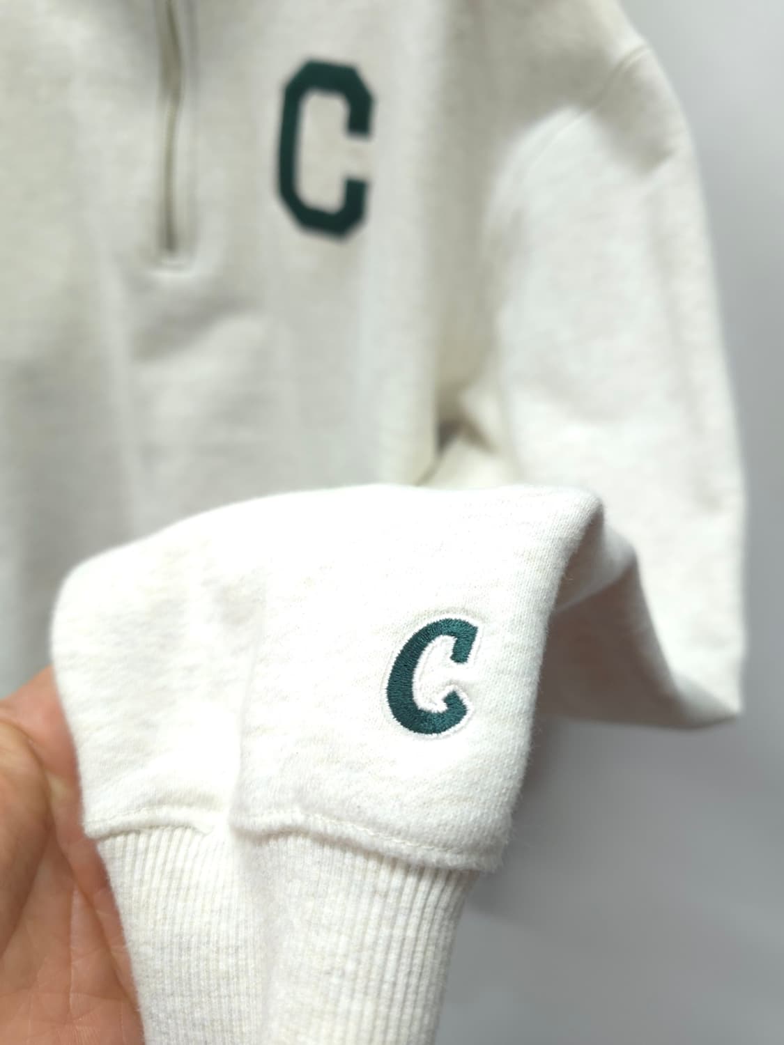 커버낫 여성 C 로고 하프집업 맨투맨 상품이미지5