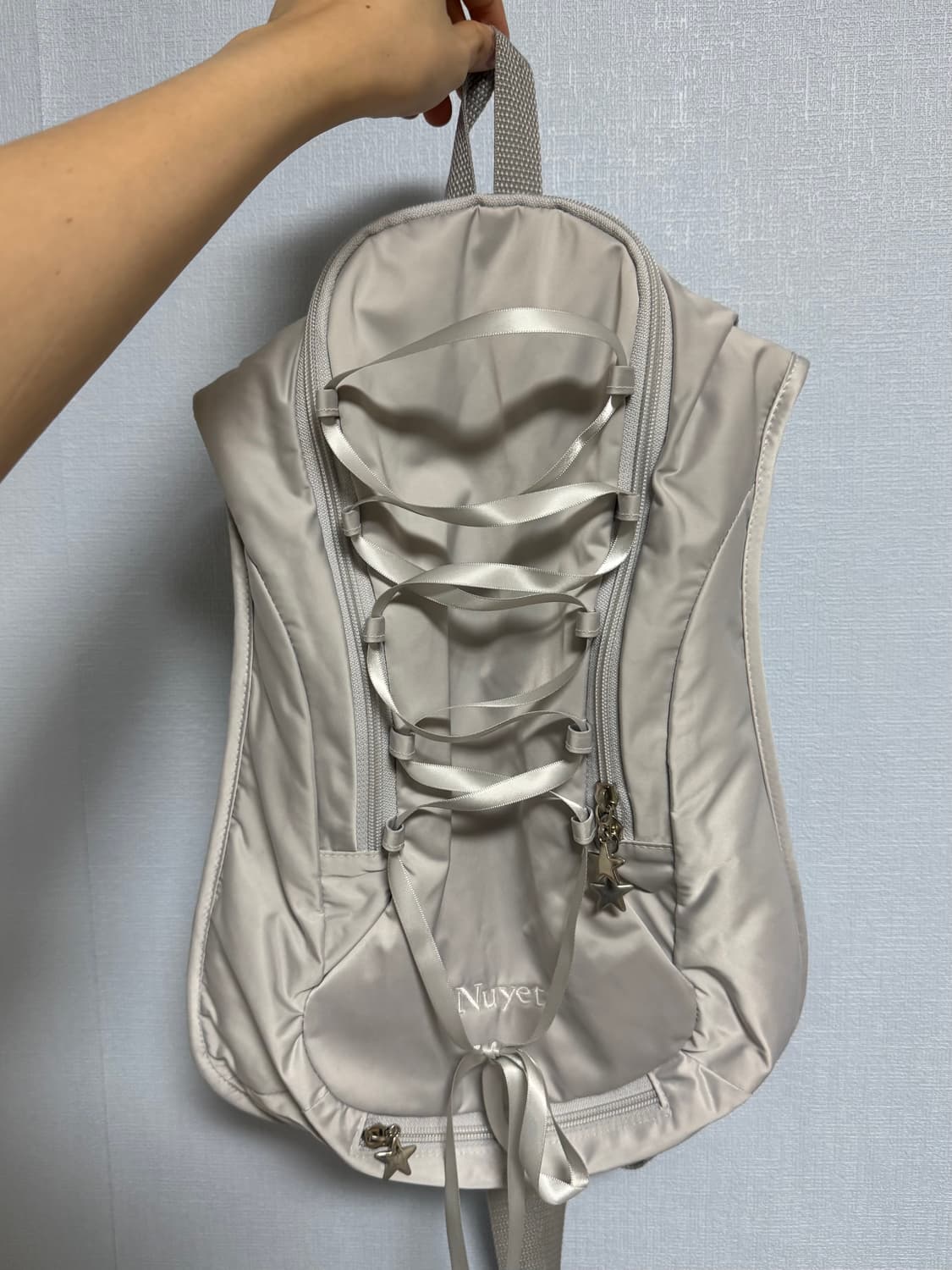 [팝니다] Nuyet (누옛) Lace up backpack _ Grey 상품이미지2