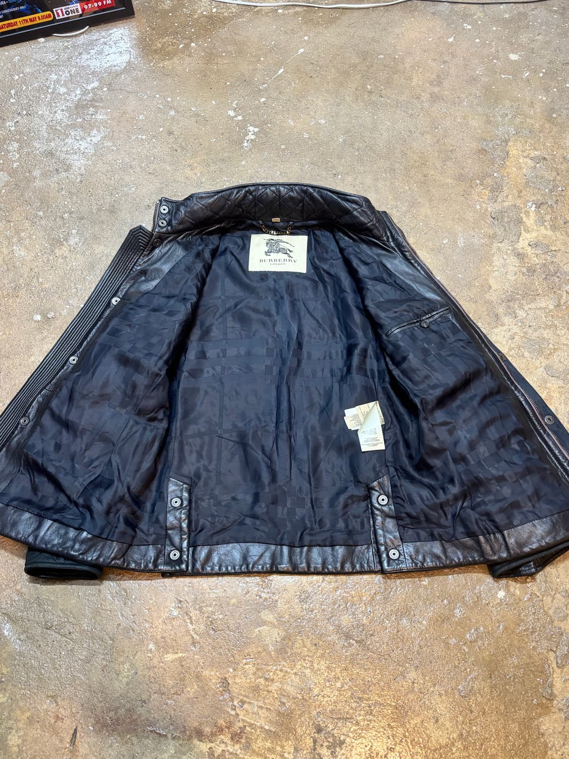 버버리 런던 램 스웨이드 자켓 상품이미지8