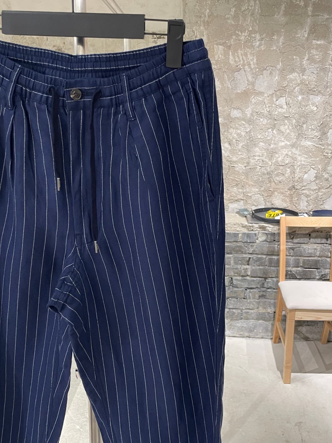 폴로 랄프로렌 네이비 슬림 핏 스트라이프 테일러드 린넨 팬츠 상품이미지3
